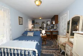 Tiny House at Historic Holle House - Image 5