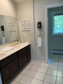Amazing Lakefront Property - Image 3