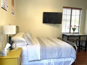 * Cozy Cute Casita Central to Popular Locations * - Image 5