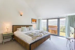 Upper Valley Barns - Six Bedroom Villa, Sleeps 14 - Image 5