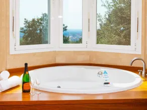 Luxuriöse Villa für 8 Personen mit herrlichem Pool und Aussicht, AACC, - Image 2