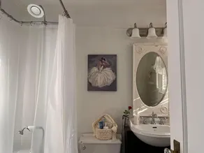 The Lauren’s Room - Image 4
