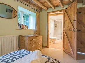 3 bedroom accommodation in Hollingbourne - Image 2