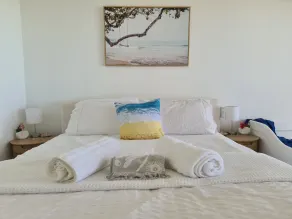 Dolphin Heads - Resort Unit - Absolute Beachfront! - Whitsunday Getaway! - Image 5