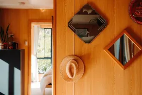 Kelp Cabin intimate, calm and restful - Image 3