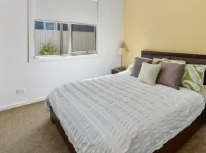 Executive lifestyle holiday accommodation, free WIFI. Town center. - Image 5