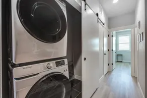 Sleek, Modern Denver Area Gem in Planned Community - Image 3