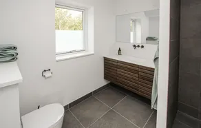 Accommodation with 5 bedrooms in Samsø - Image 3
