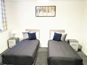 Sigma Central Flat 5 a short walk away from Ferry Terminal and local amenities.. - Image 4
