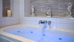 Apartamento de lujo - Capacidad 4 - Espectaculares vistas con piscina privada y bañera de hidromasaje - Image 3