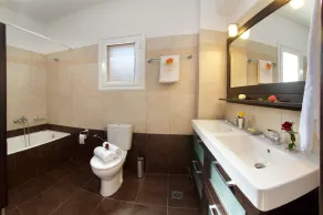 VUE MER ÉTONNANTE VILLA MARILENA - Image 3
