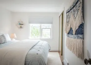 Gorgeous Waterfront home sleeps 6! Outdoor fireplace, HOT TUB & a large yard! - Image 4