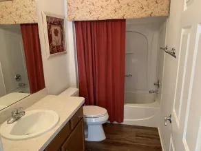 Beautiful Dog Friendly Home with Gas Golf Cart, BBQ Grill, & FREE WiFi! - Image 4