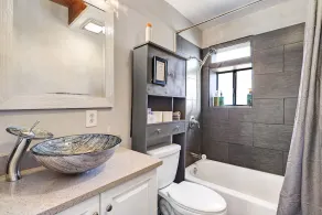 Newly Updated Dixon Wine House. 2 Bedroom 3 Story with room for 8.  - Image 2