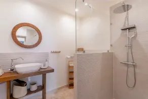 Superb villa in Goult 5mn from Gordes, with infinity pool - Image 2
