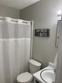 Cozy Townhouse in Quiet Area - Image 4