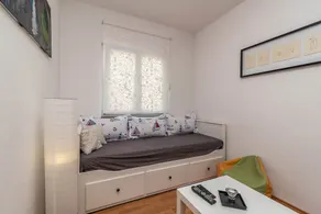 Modern 1bed apt near beach&old town + Parking + Patio - Image 5