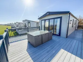 Luxury Lodge With Stunning Full Sea Views In Suffolk Ref 20234Bs - Image 2