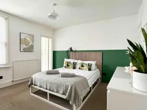 Love Lane - Cosy & Modern City Centre Guest Suite - Image 4