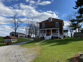 Amish Country Farm House In Volant Pennsylvania - Image 4