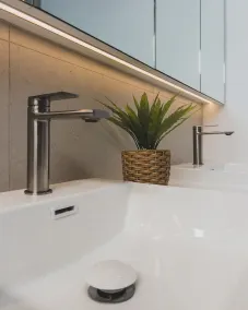 Brand new family beach house, 150m from shops & beach with pool! - Image 3