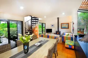 Boyds Beach House - Beachfront, Dog Friendly, Fireplace, Free wifi - Image 2