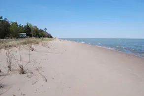 Large Unique & Artistic Lake Michigan Beachfront House with Awesome Game Room - Image 3