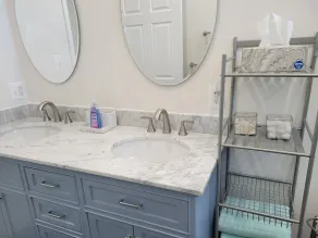 2-story house, 3-bedroom, 2 bath.  Hot tub and Sauna - extra fee - Image 3