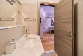 Tifani Luxury Rooms 3 - Image 2