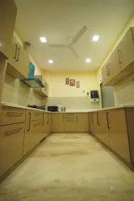 Lime Tree 3BHK Serviced Apartments DLF 5 - Image 5