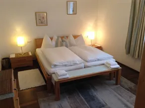 Large, Centrally Located Apartment - Image 5