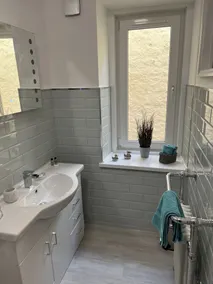 3 Bedroom 2 Bath luxury apartment close to the seafront and town - Image 3