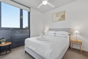 Bright 2-Bed Apartment in Bowen Hills - Image 4