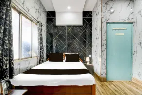 Deluxe Rupashi Restaurant And Guest House - Image 2