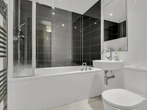 The Lambs Passage Executive Apartment - Image 2