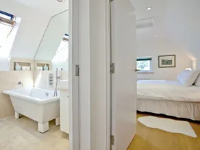 2 bedroom accommodation in Sturminster Newton - Image 3