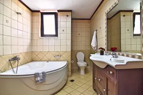 Traditional Holiday Villa with Panoramic View - Image 3