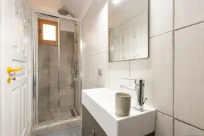 Maisonette – Historic Charm with a Roof Terrace - Image 2