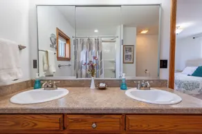 Family owned and operated spacious Farm House with a modern decorative flair. - Image 4