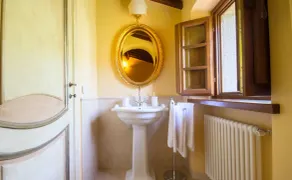 Beautiful villa with pool and garden just 300 meters from the village - Image 2