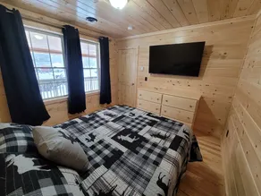 Luxury custom built cabin in Jackman WITH DIRECT TRAIL ACCESS FOR POWERSPORTS - Image 5