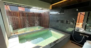 A house with a hearth surrounded by Mt. Fuji and Yatsugatake. - Image 2