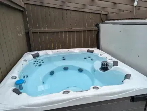 ★The Mad Cat Inn★Private Guest House★ FirePit★HotTub★ - Image 4
