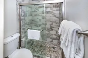 Cuisine / salle de bains rénovées en janvier 2018! Près des chalets en bord de mer. OCEAN VIEW E105 - Séjour marin - Image 3