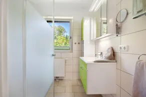 Appartamento 'Fewo Birkenallee - Apfel' con terrazza privata, giardino privato e Wi-Fi - Image 2