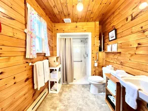 Stargazers Cove Cottages: OTTER COTTAGE - Image 2