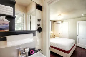 UT Moody Center Downtown Eco Pecan Tree House Free Wifi Parking Quiet Office - Image 3