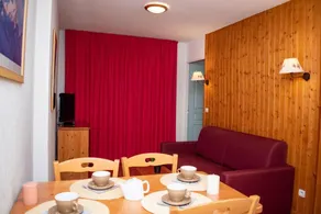 Bis 300m skipiste, 2te Etage, blick berg, schwimmbad, sauna, balkon, parkmöglichkeiten, fernseher - Image 4