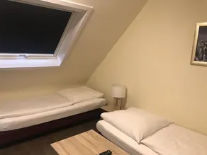 Apartamento-Básico-Casa de banho privada-Vista para a Rua - Image 2