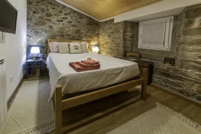 Schist House - Panoramic View and Jacuzzi - Image 4